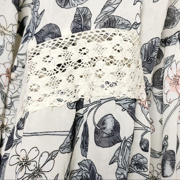 BISHOP + YOUNG Ivory Floral Boho Blouse with Lace Embroidered Detail Small - Picture 11 of 16